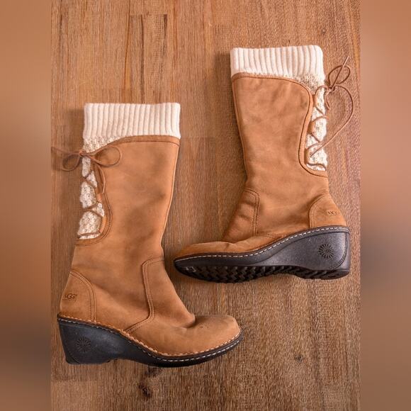 UGG Shoes - UGG Skylar Leather Suede and Wool Wedgie Laced boots size 8
